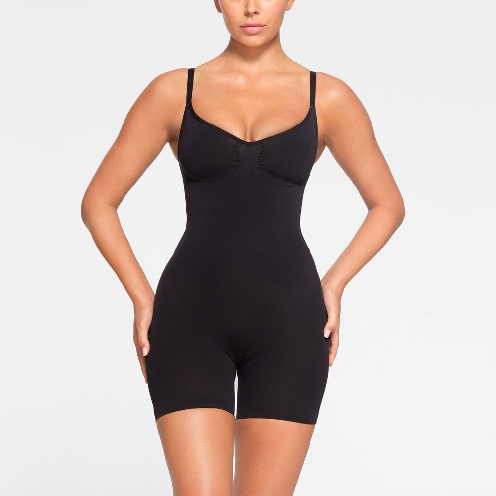 SKIMS MID THIGH BODYSUIT